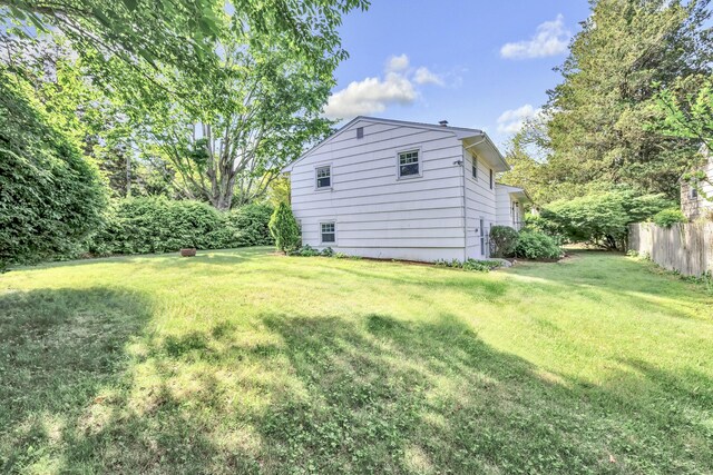 12 Sugar Plum Ln, Fairfield, CT 06824 - view of yard