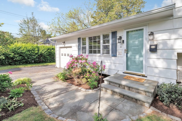 12 Sugar Plum Ln, Fairfield, CT 06824 - property entrance with driveway