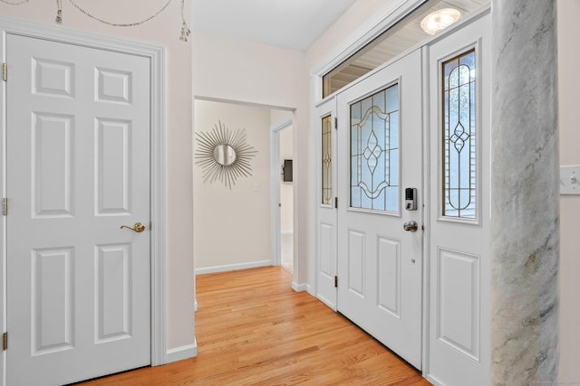 192 Rosewood Ln Unit 192, Berlin, CT 06037 - entrance foyer featuring light wood finished floors and baseboards