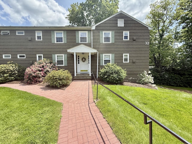 14 Arrowhead Way Apt C1, Woodbury, CT 06798 - view of front facade with a front yard
