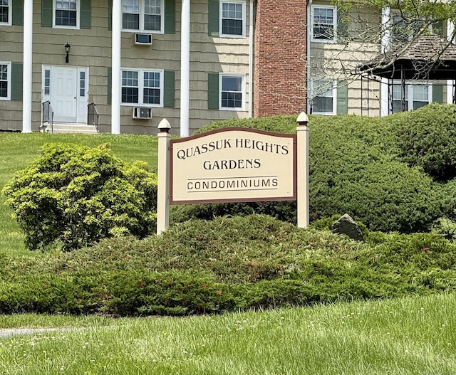 14 Arrowhead Way Apt C1, Woodbury, CT 06798 - view of community / neighborhood sign