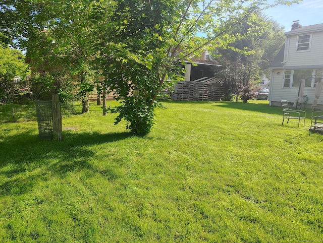 27 Eton Pl, New Britain, CT 06053 - view of grassy yard