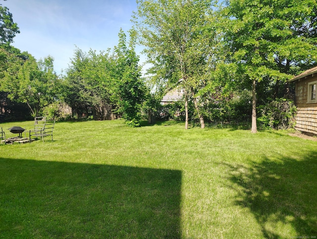 27 Eton Pl, New Britain, CT 06053 - view of grassy yard