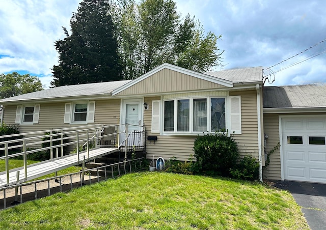 100 Arcadia Ave, Stratford, CT 06614 - ranch-style house featuring a garage