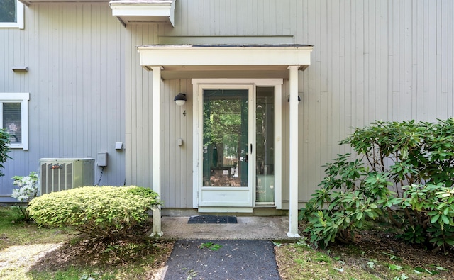 4 Pepperidge Ct Unit 4, Simsbury, CT 06070 - doorway to property featuring central AC unit