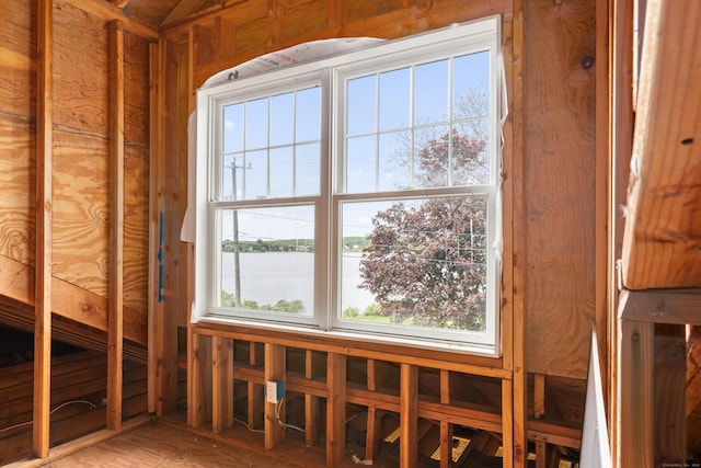 8 Wadsworth Ln, Waterford, CT 06385 - interior space with a large body of water