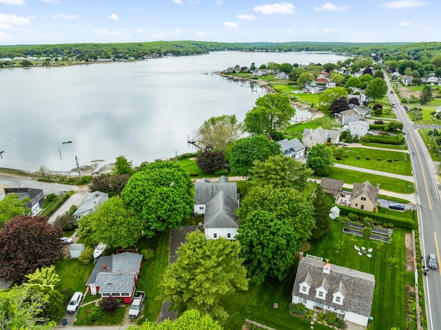 8 Wadsworth Ln, Waterford, CT 06385 - aerial view of residential area featuring a large body of water
