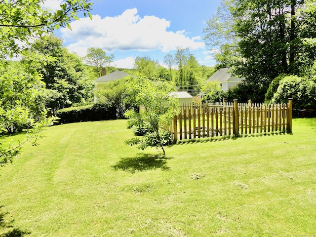 409 N Main St, Winchester, CT 06098 - view of yard