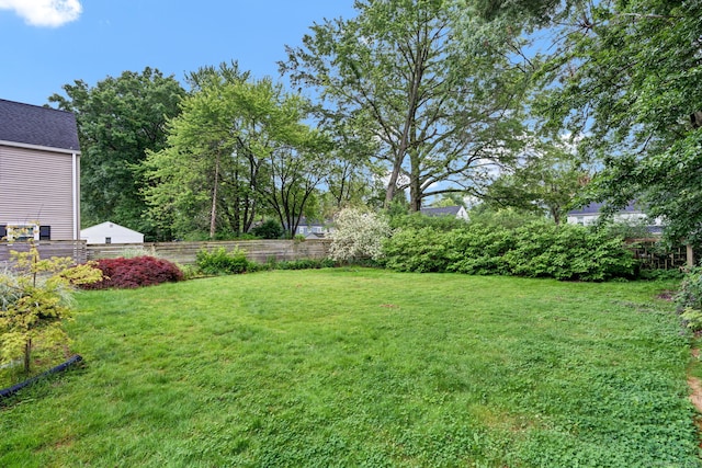 1815 Asylum Ave, West Hartford, CT 06117 - view of yard