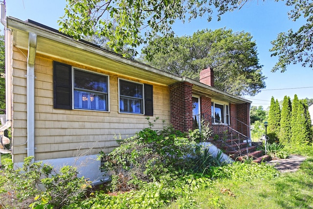 310 Douglas St, Bridgeport, CT 06606 - photo 2