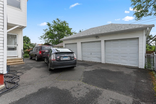 30 Newton St, Hartford, CT 06106 - view of detached garage