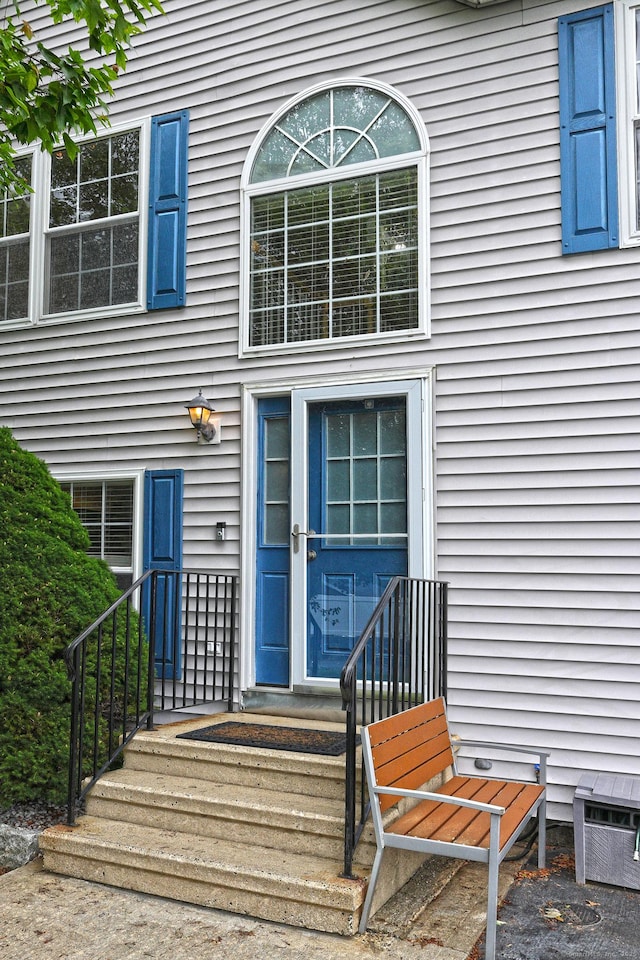 354 Lynne Pl, Bridgeport, CT 06610 - view of entrance to property