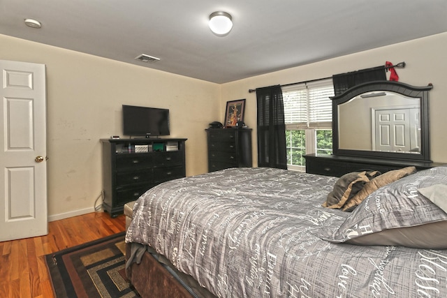 354 Lynne Pl, Bridgeport, CT 06610 - bedroom featuring wood finished floors and baseboards