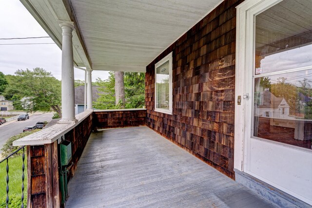 45 Perkins Ave, Norwich, CT 06360 - view of porch