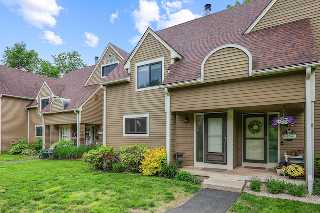 36 Wood Duck Ln Unit 36, Simsbury, CT 06081 - townhome / multi-family property with a front yard, a porch, and roof with shingles
