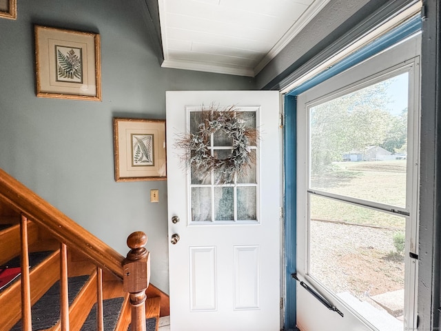 523 Wauregan Rd, Killingly, CT 06239 - entryway with ornamental molding