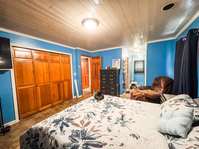 523 Wauregan Rd, Killingly, CT 06239 - bedroom featuring a closet, crown molding, and baseboards
