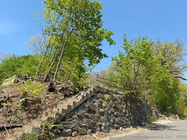 8 Pond St, Naugatuck, CT 06770 - photo 5