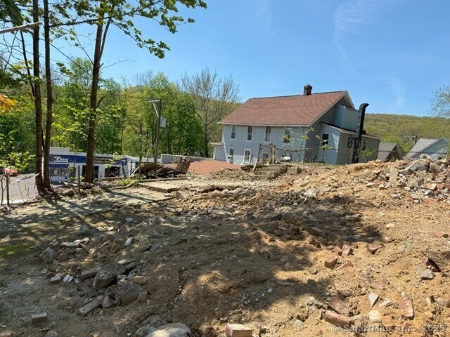 8 Pond St, Naugatuck, CT 06770 - photo 9