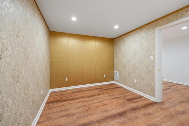 25 Hamden Hills Dr Unit 60, Hamden, CT 06518 - empty room with wood finished floors, recessed lighting, and baseboards