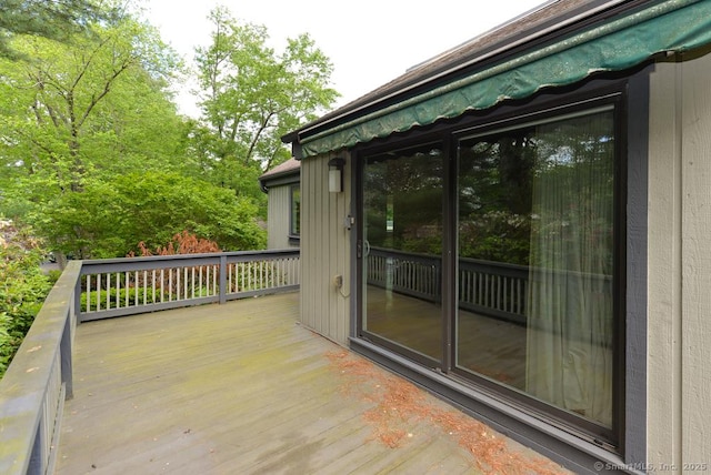 881 Heritage Vlg Unit B, Southbury, CT 06488 - view of wooden terrace