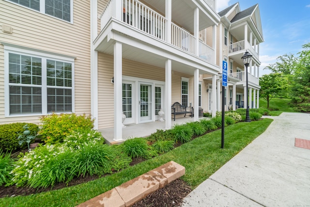 802 Center Meadow Ln Unit 802, Danbury, CT 06810 - view of side of home featuring a balcony