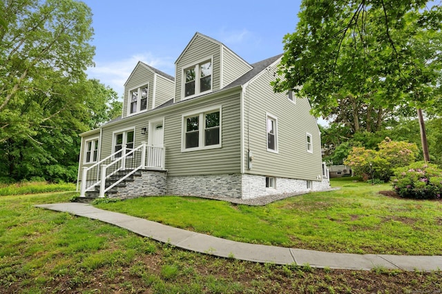 56 Uncas Ave, New London, CT 06320 - view of front of property with a front lawn