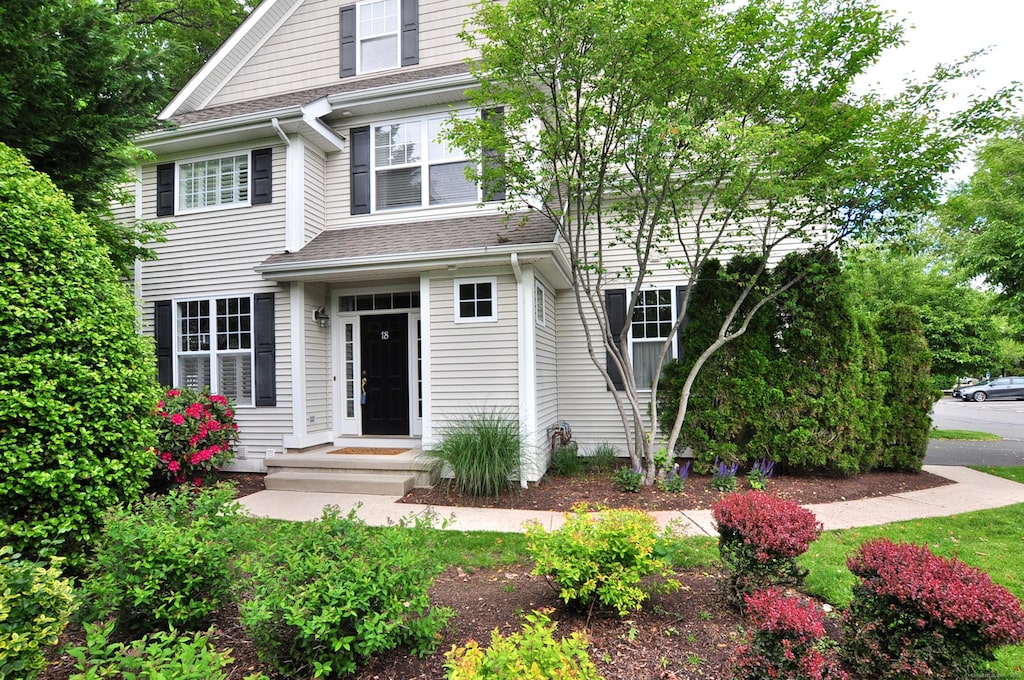 18 Schoolhouse Dr Unit 18, West Hartford, CT 06110 - photo 1