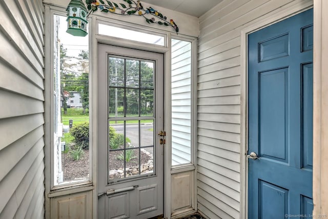 423 Baldwin Ave, Meriden, CT 06450 - view of entryway
