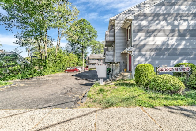 520 Vincellette St Unit C1, Bridgeport, CT 06606 - view of side of home