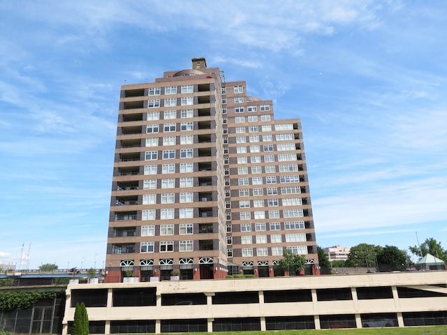 235 E River Dr Apt 502, East Hartford, CT 06108 - view of apartment building / complex
