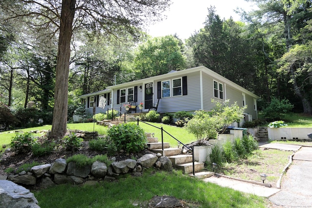 18 Totoket Rd, Waterford, CT 06375 - ranch-style house with a front lawn