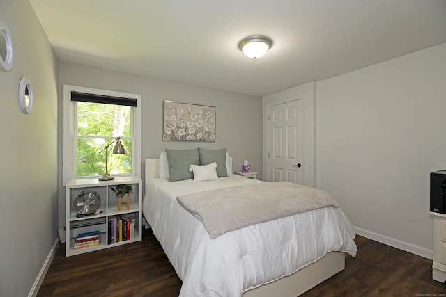 18 Totoket Rd, Waterford, CT 06375 - bedroom featuring dark wood-style floors and baseboards