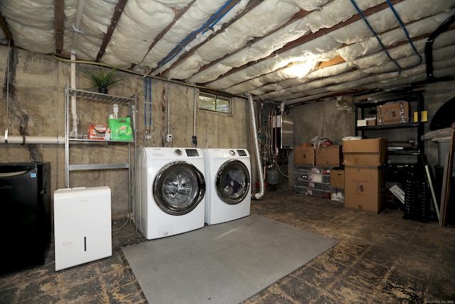 18 Totoket Rd, Waterford, CT 06375 - laundry room with washer and clothes dryer