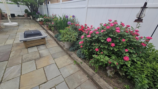 58 Waverly Pl, Bridgeport, CT 06610 - view of patio / terrace