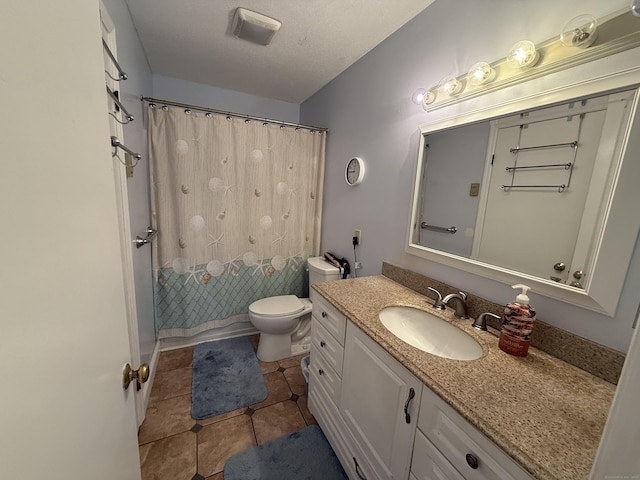 925 Oronoke Rd Unit 12G, Waterbury, CT 06708 - full bathroom with vanity, toilet, tile patterned floors, and curtained shower