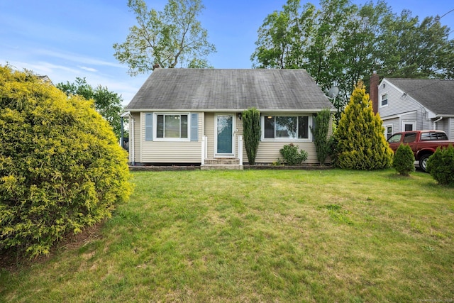 104 Bay Ave, New Britain, CT 06053 - cape cod house with entry steps and a front yard