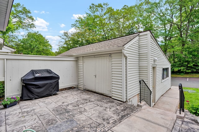 24 Farmington Chase Cres, Farmington, CT 06032 - view of garage