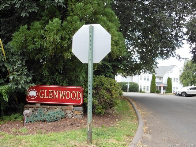 18 Greenview Ln Unit 18, Milford, CT 06461 - exterior view