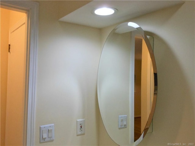 18 Greenview Ln Unit 18, Milford, CT 06461 - detailed view of arched walkways