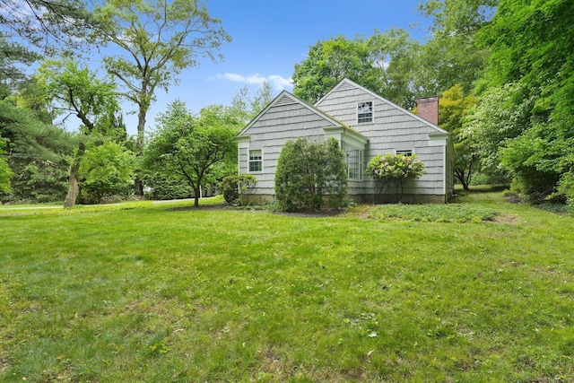 345 Hollow Tree Ridge Rd, Darien, CT 06820 - view of grassy yard