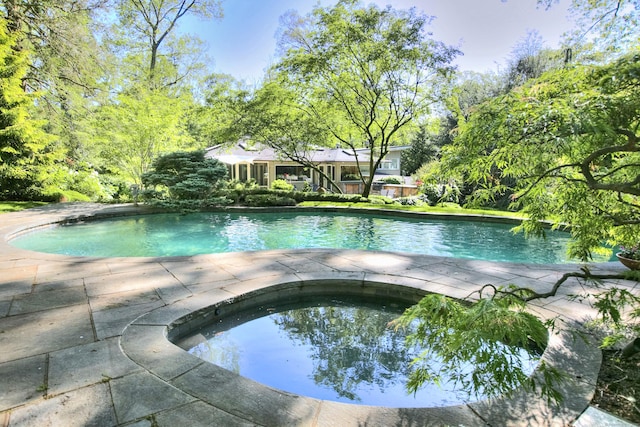 11 Dogwood Ln, Westport, CT 06880