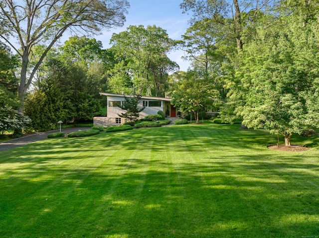 11 Dogwood Ln, Westport, CT 06880