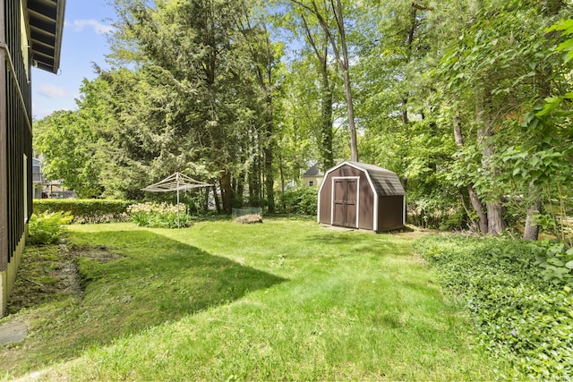 30 Buena Vista St, Farmington, CT 06085 - view of grassy yard