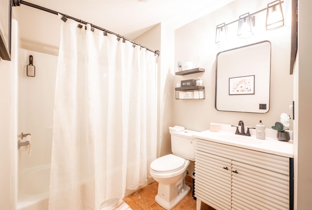 13 Hidden Knolls Cir Unit 13, Monroe, CT 06468 - full bath featuring toilet, vanity, tile patterned floors, and shower / bath combination with curtain