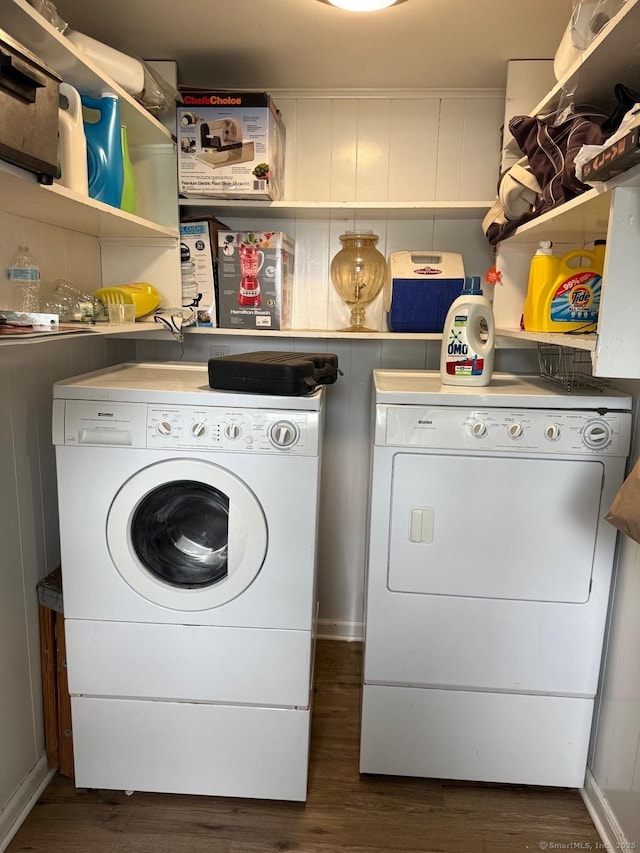 240 Beechmont Ave, Bridgeport, CT 06606 - laundry area featuring washer and dryer and wood finished floors