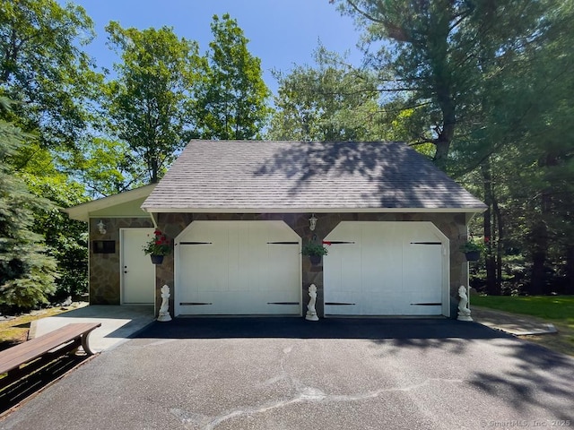 9A Obtuse Rocks Rd, Brookfield, CT 06804 - view of garage