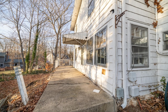 25 Gray Ledge Rd, Branford, CT 06405 - view of side of home