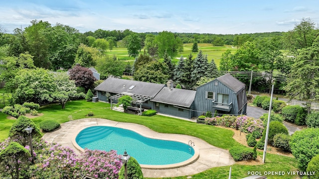 475 Hoyt St, Darien, CT 06820 - swimming pool with a lawn
