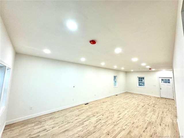 277 Trumbull Ave, Bridgeport, CT 06606 - empty room featuring recessed lighting, light wood finished floors, and baseboards